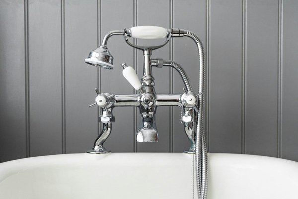 Guide Facile pour l'Emplacement et l'Installation d'un Robinet de Lavabo
