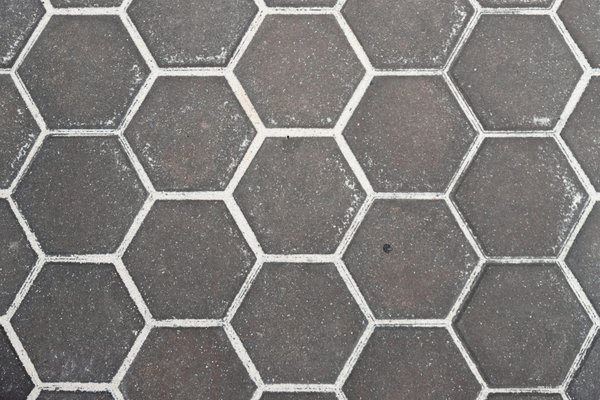 Quel carrelage choisir pour donner une impression d'espace et agrandir visuellement une pièce ?